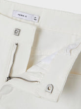 Lade das Bild in den Galerie-Viewer, NKFROSE Shorts - Bright White
