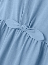 Lade das Bild in den Galerie-Viewer, NKFVAYA Dresses - Chambray Blue
