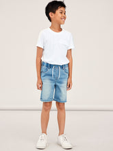 Lade das Bild in den Galerie-Viewer, NKMRYAN Shorts - Light Blue Denim
