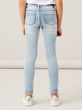 Lade das Bild in den Galerie-Viewer, NKFPOLLY Jeans - Light Blue Denim
